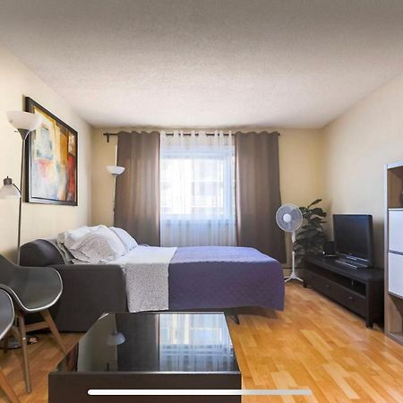 Downtown River Valley Bachelor Suite Condo, Non Smoking, 12 Inches Queen Bed, Beautiful Minimalist, Very Convenient Every Where Edmonton Ngoại thất bức ảnh
