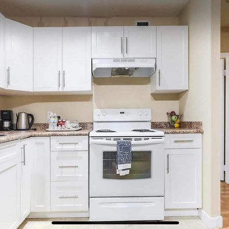 Downtown River Valley Bachelor Suite Condo, Non Smoking, 12 Inches Queen Bed, Beautiful Minimalist, Very Convenient Every Where Edmonton Ngoại thất bức ảnh