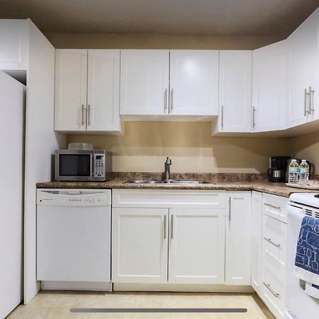 Downtown River Valley Bachelor Suite Condo, Non Smoking, 12 Inches Queen Bed, Beautiful Minimalist, Very Convenient Every Where Edmonton Ngoại thất bức ảnh