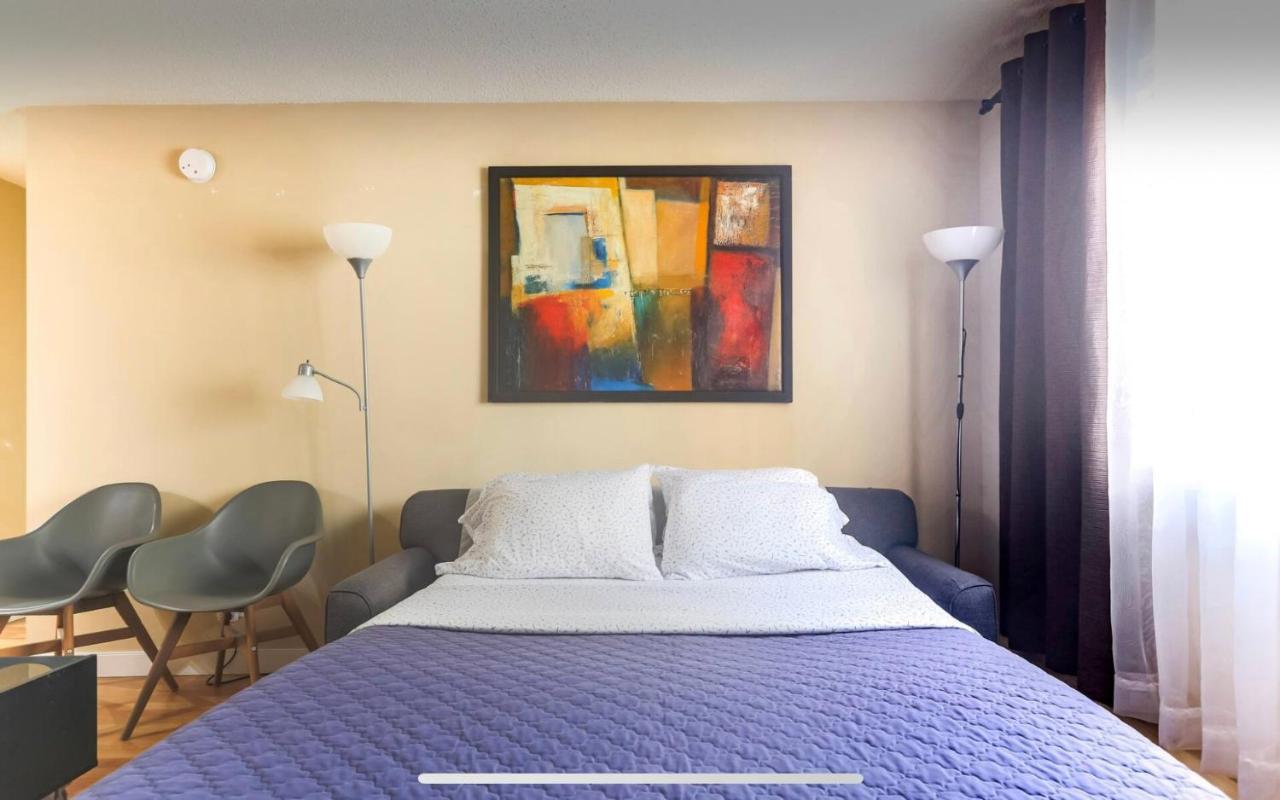 Downtown River Valley Bachelor Suite Condo, Non Smoking, 12 Inches Queen Bed, Beautiful Minimalist, Very Convenient Every Where Edmonton Ngoại thất bức ảnh